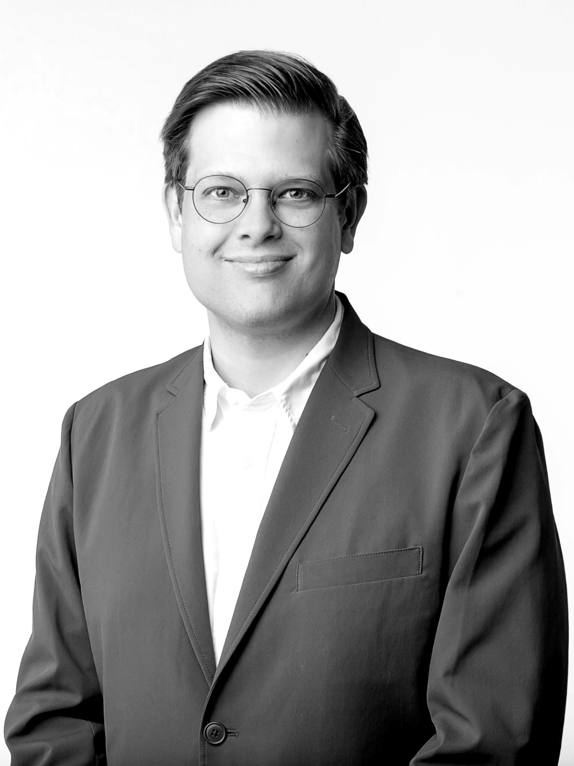 Brian Warmoth – Editorial director, content strategist, and journalist